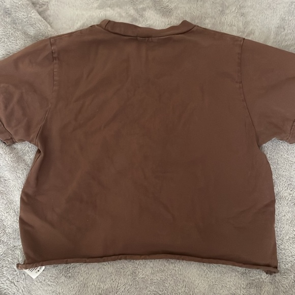Brandy Melville Cropped tee - Picture 2 of 3